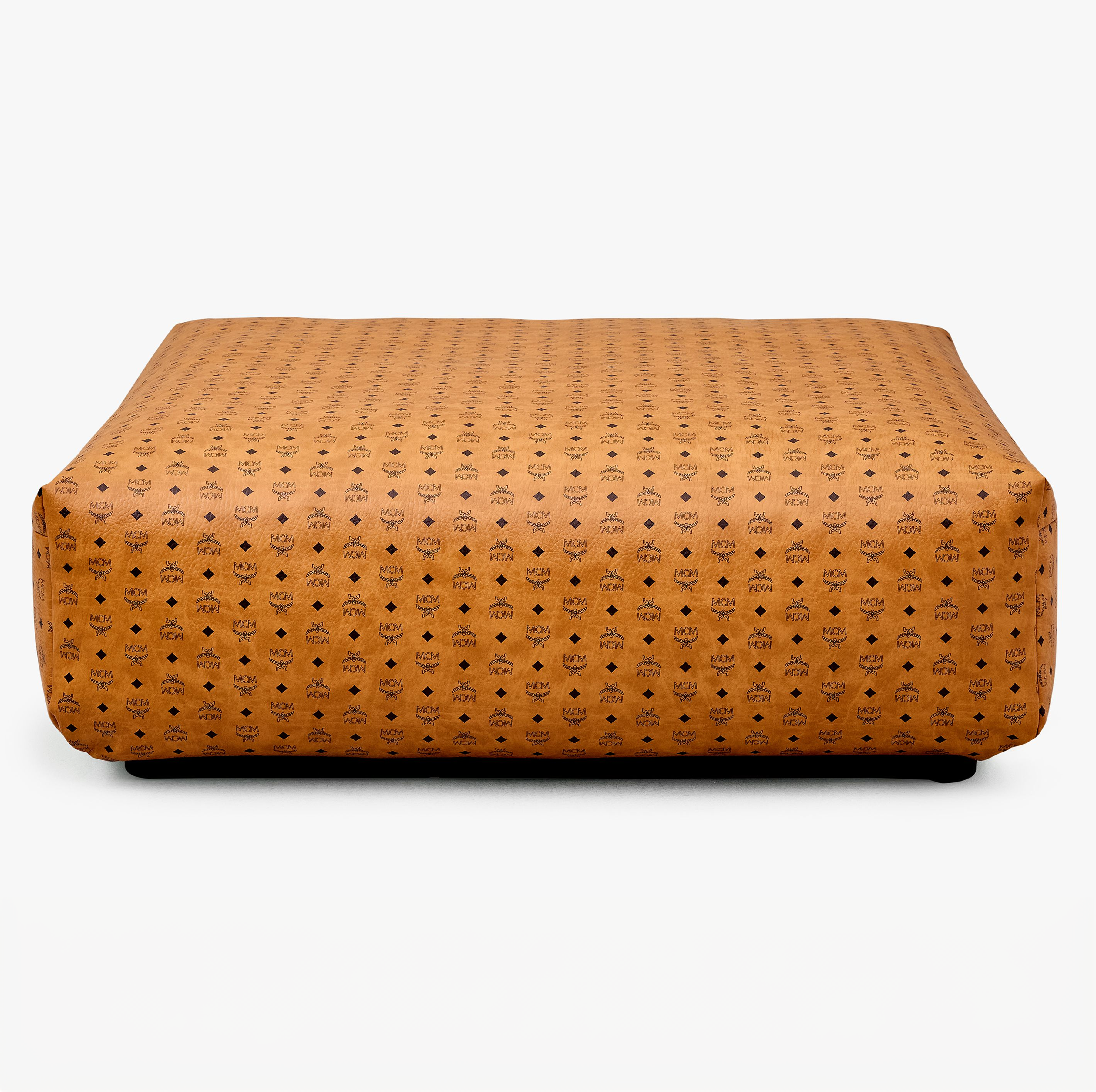 Vetsak MCM Island pouf 105x105 monogram