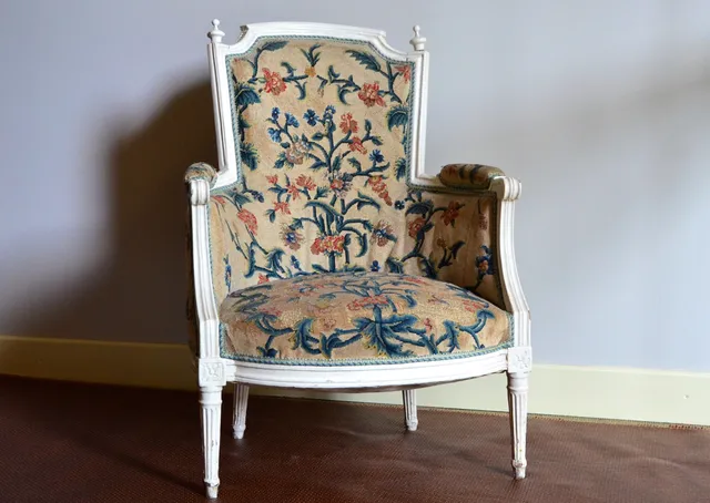 Ravasi Piccolo Punto poltroncina lino ricamato 85 cm