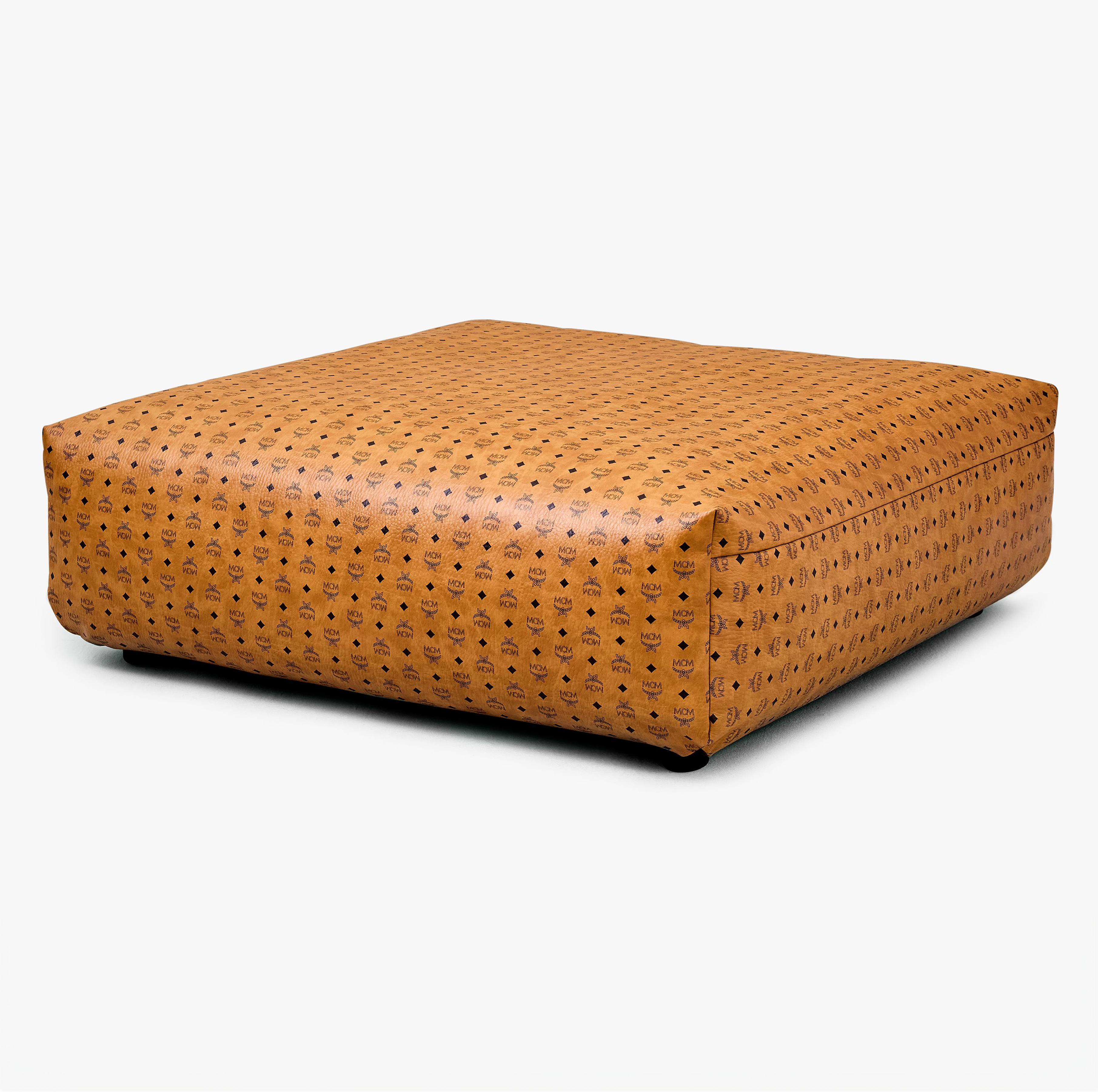 Vetsak MCM Island pouf 105x105 monogram